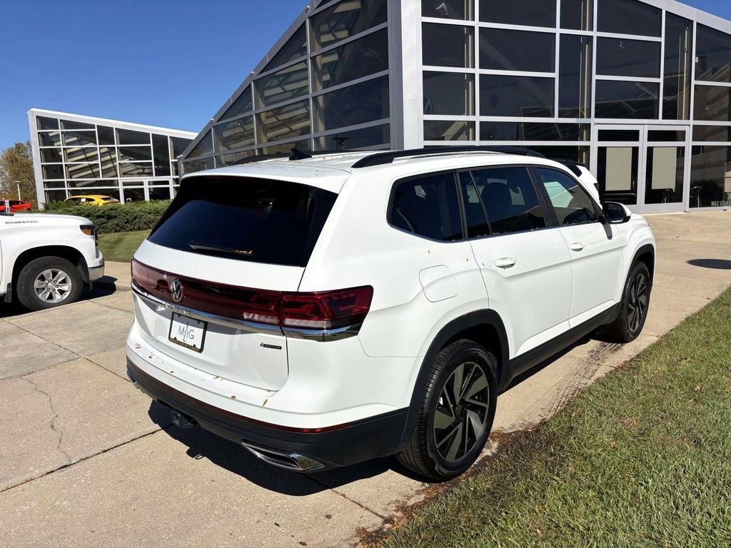 Used 2025 Volkswagen Atlas SE image 7