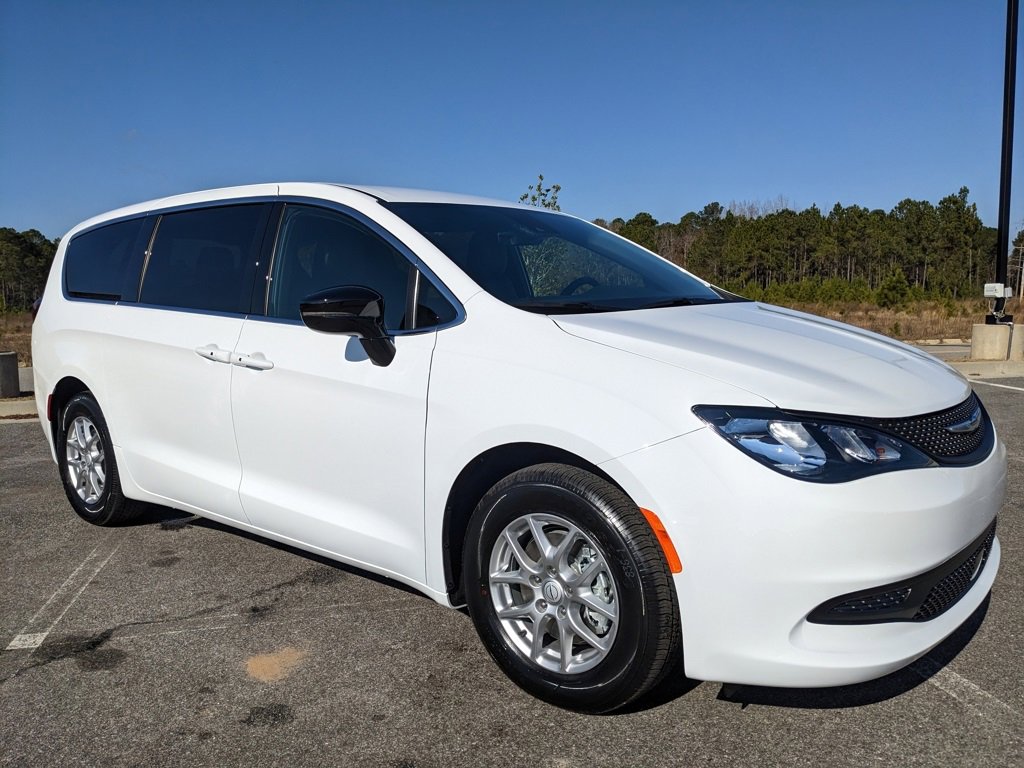 New 2026 Chrysler Voyager LX image 19