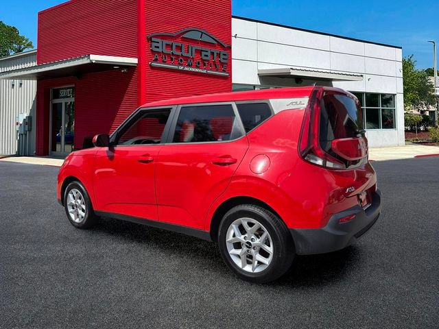 Used 2022 Kia Soul LX w/ Technology Package FWD image 3