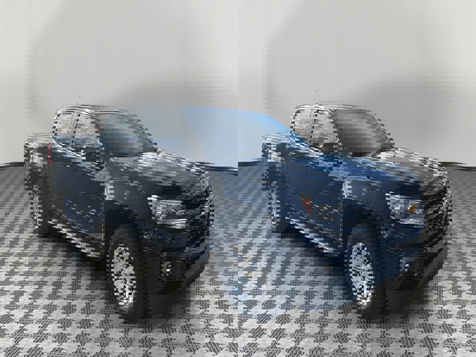 Used 2022 Chevrolet Colorado LT w/ LT Convenience Package image 3