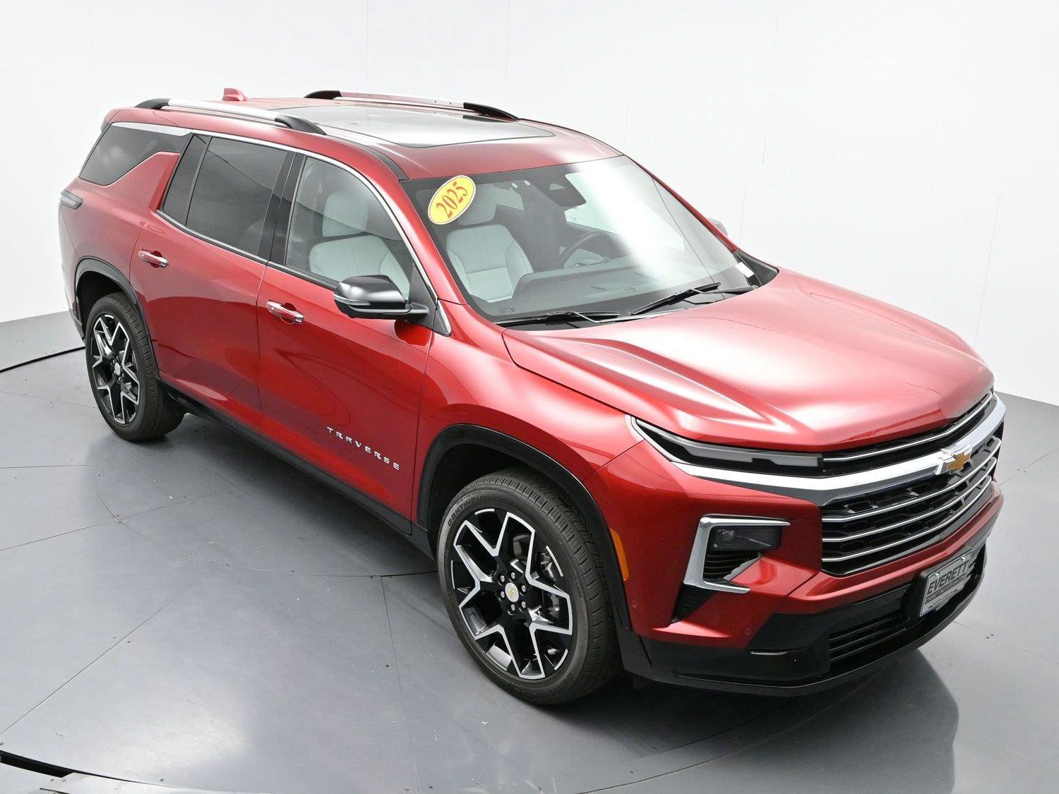 Used 2025 Chevrolet Traverse High Country AWD/4WD image 44