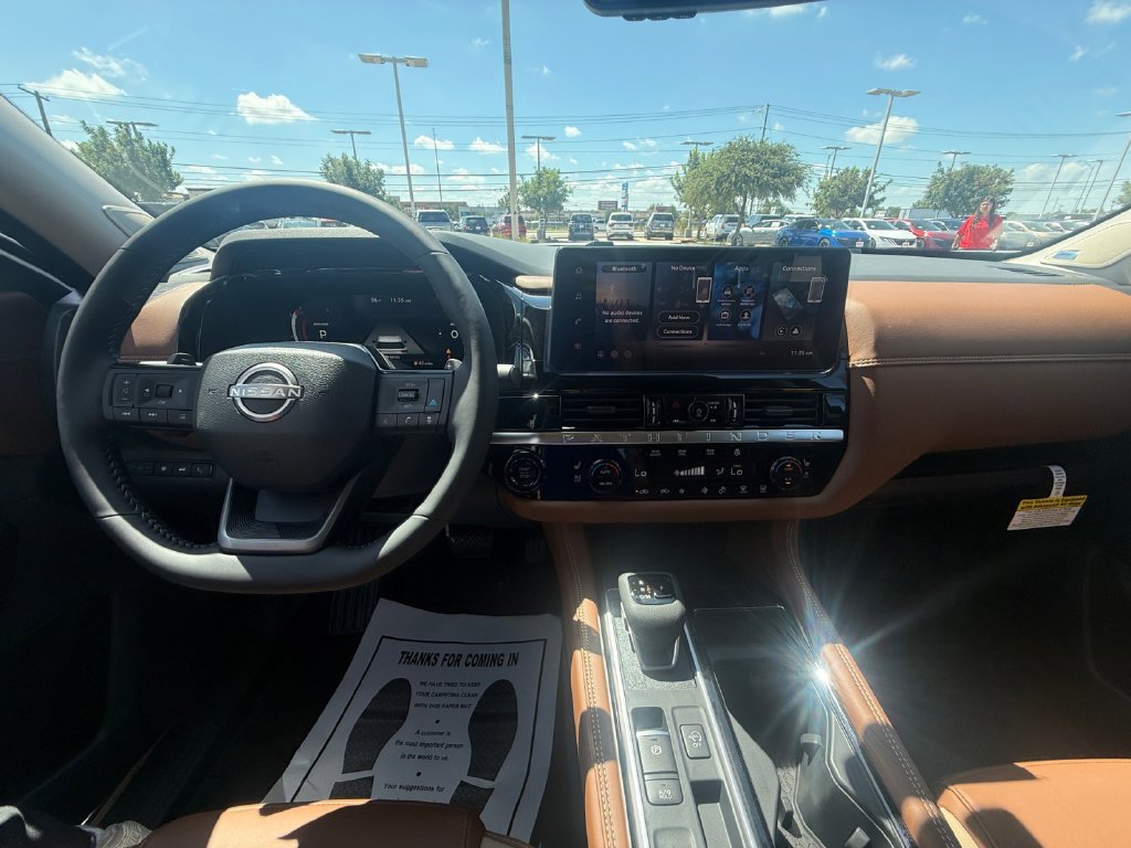 New 2026 Nissan Pathfinder Platinum FWD image 15