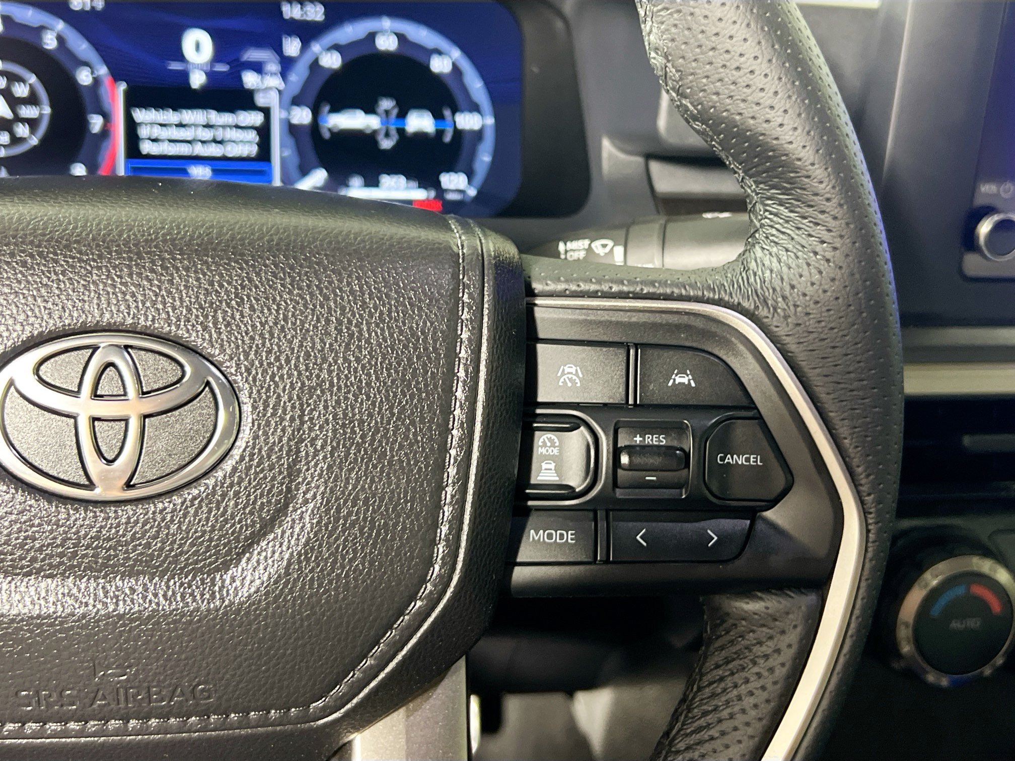 Used 2025 Toyota Tacoma TRD Sport AWD/4WD image 19