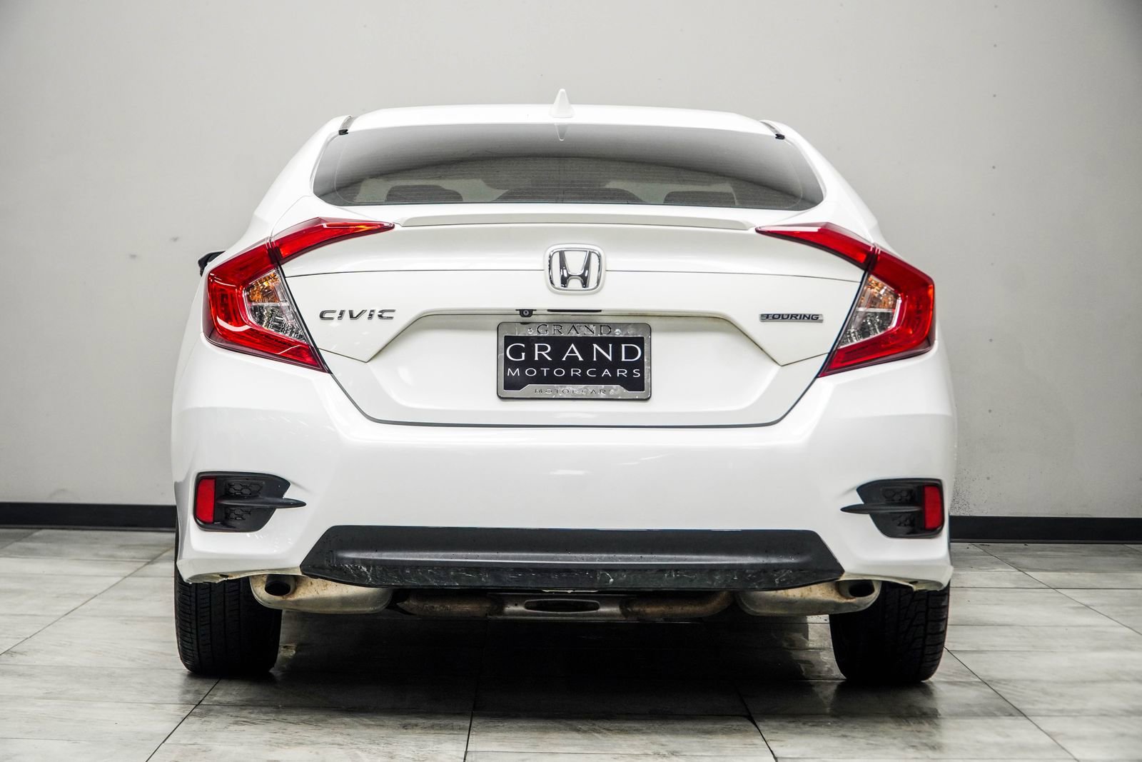 Used 2018 Honda Civic Touring image 11