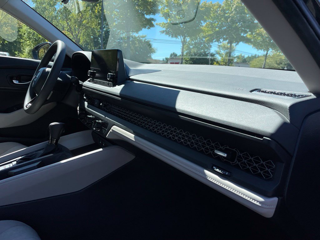 Certified 2024 Honda Accord EX image 33