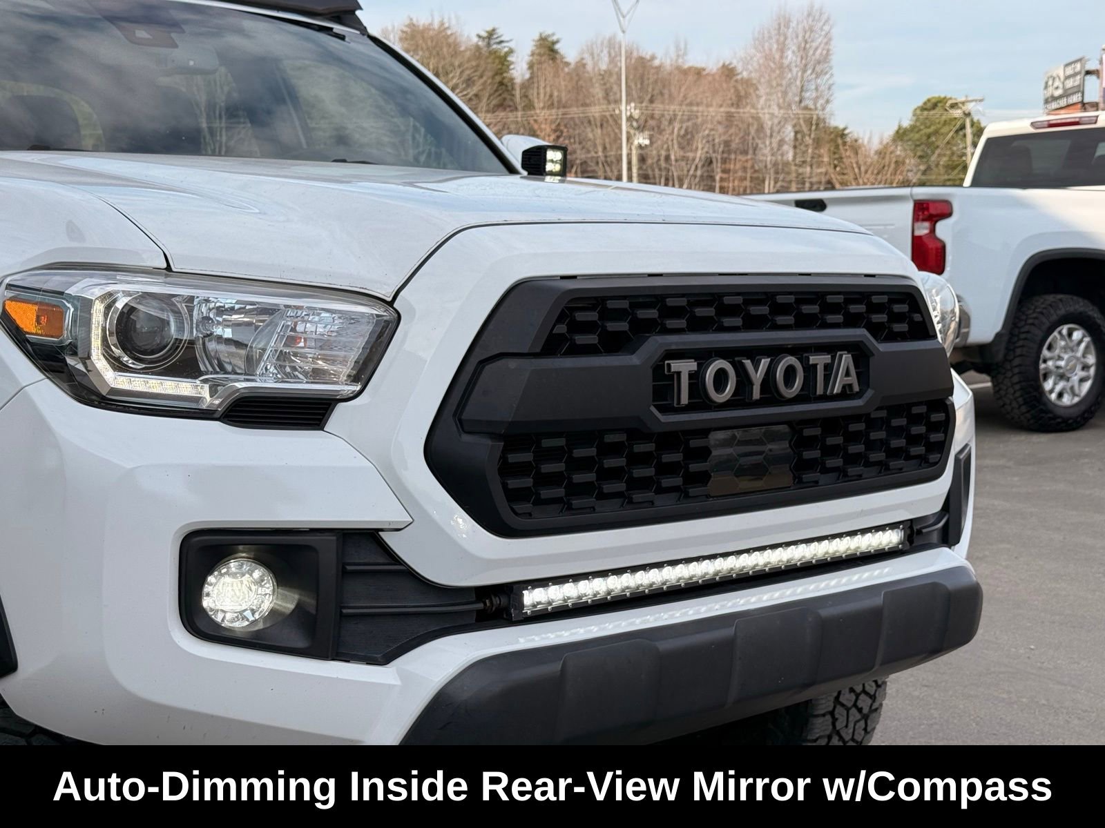Used 2019 Toyota Tacoma TRD Off-Road image 10