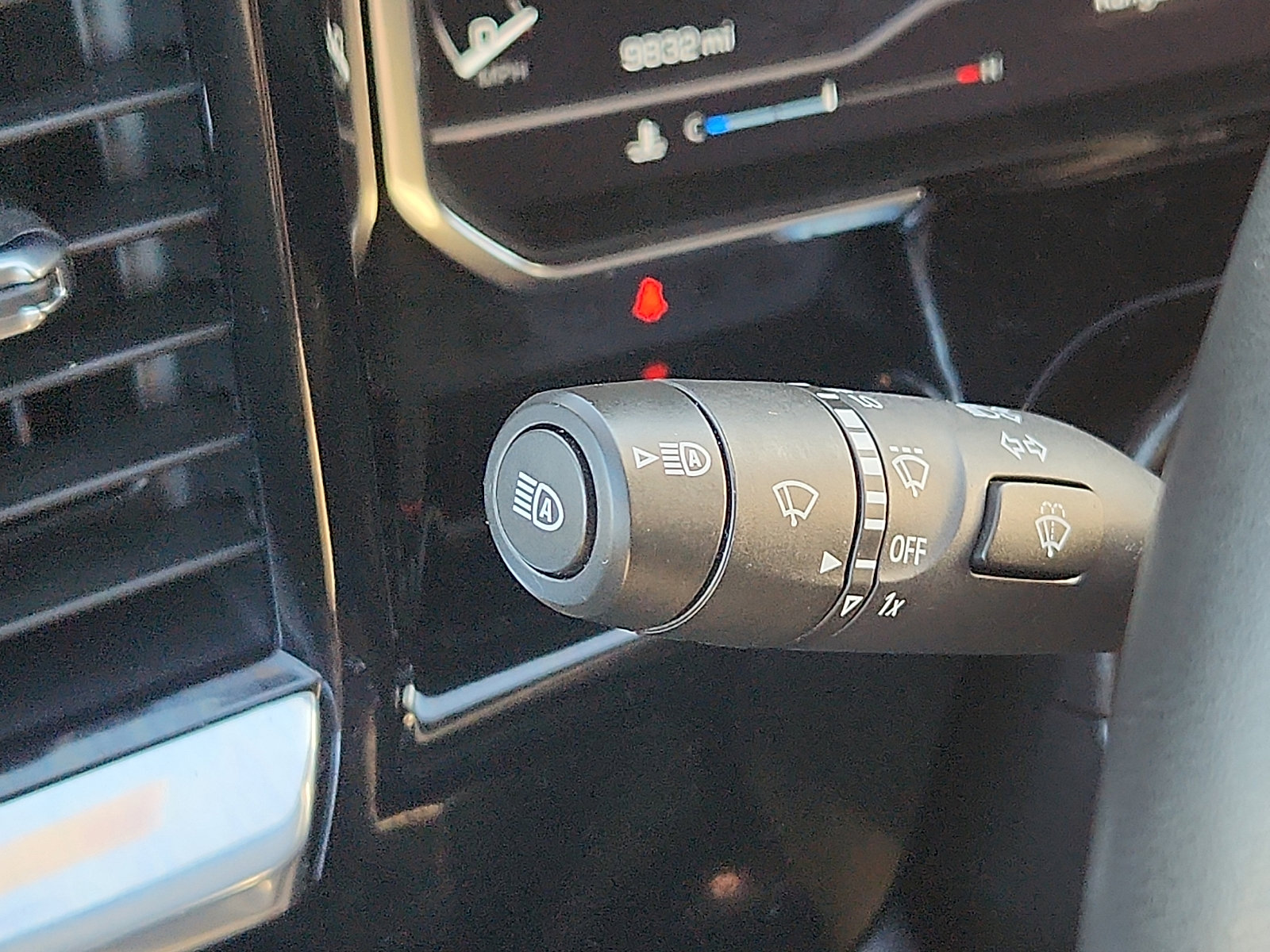 Used 2023 GMC Sierra 1500 Elevation image 26