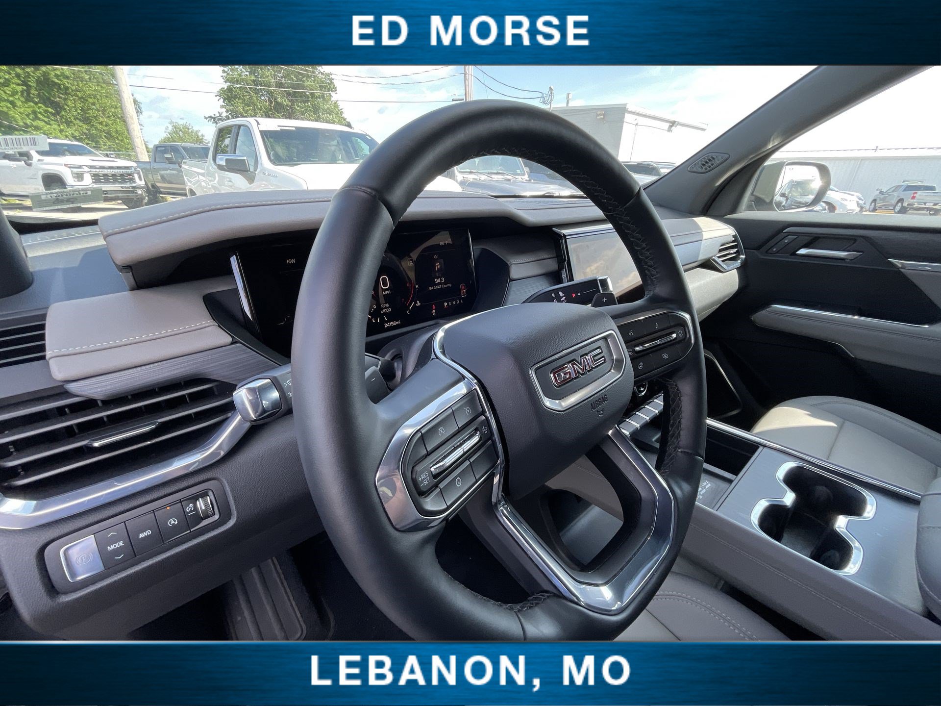 Certified 2026 GMC Acadia Elevation w/ Elevation Premium Package AWD/4WD image 10