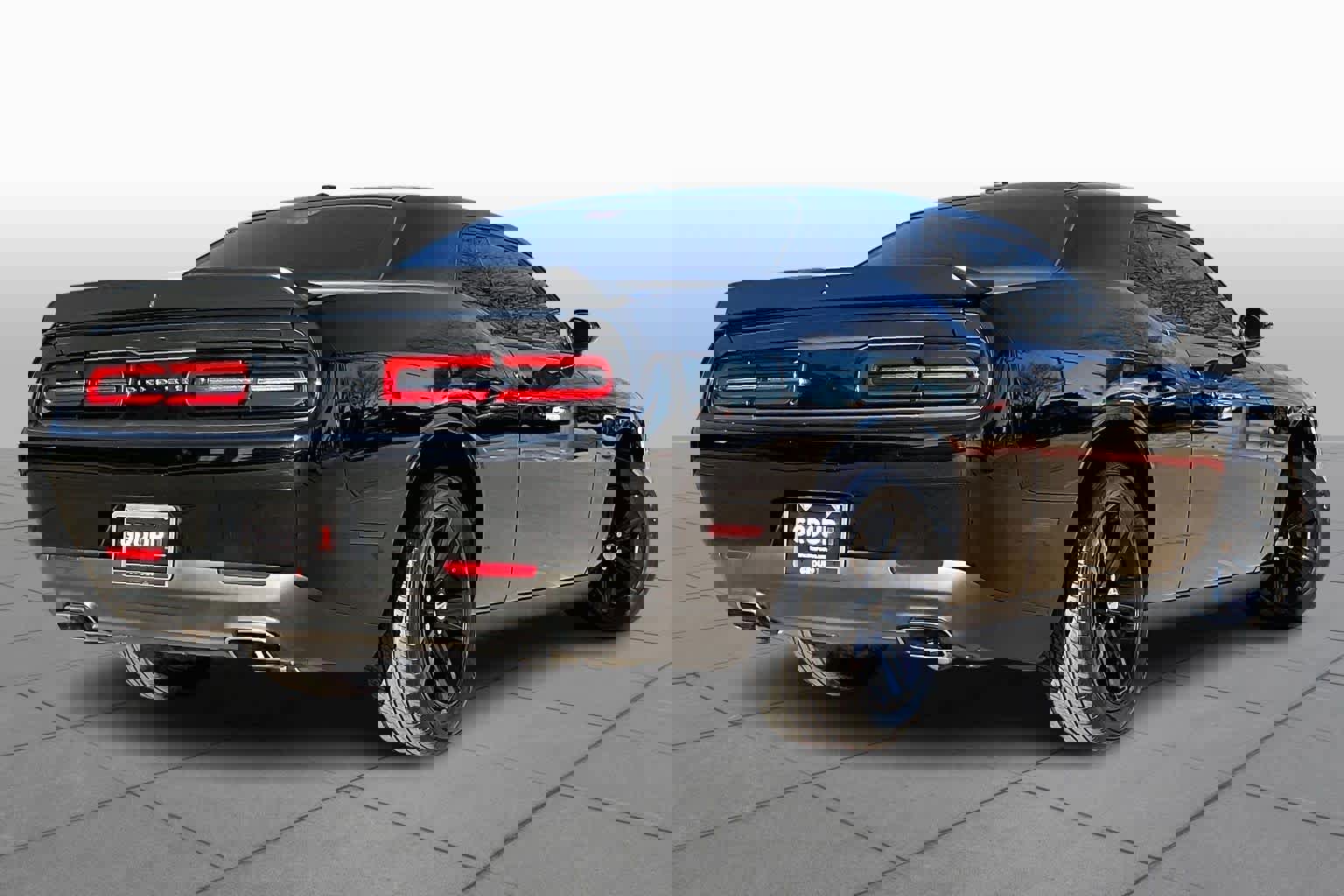 Used 2023 Dodge Challenger SXT image 10