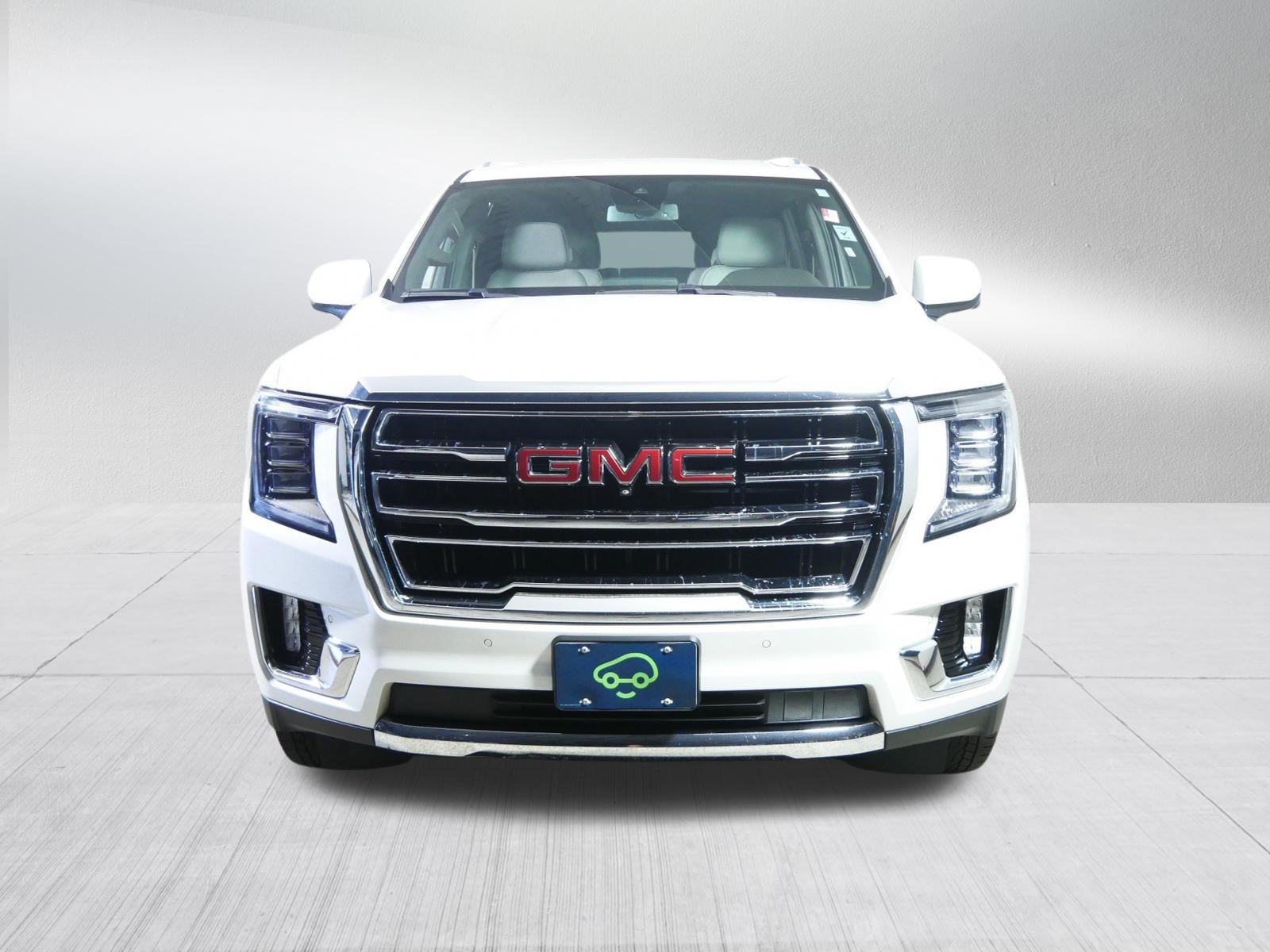 Used 2023 GMC Yukon SLT w/ SLT Premium Package AWD/4WD image 2