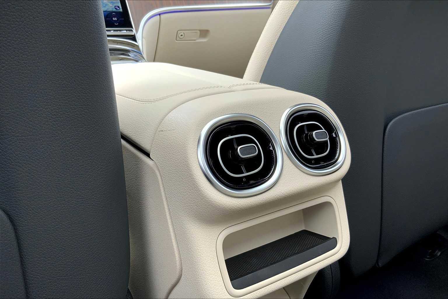Certified 2025 Mercedes-Benz GLC 300 4MATIC image 22