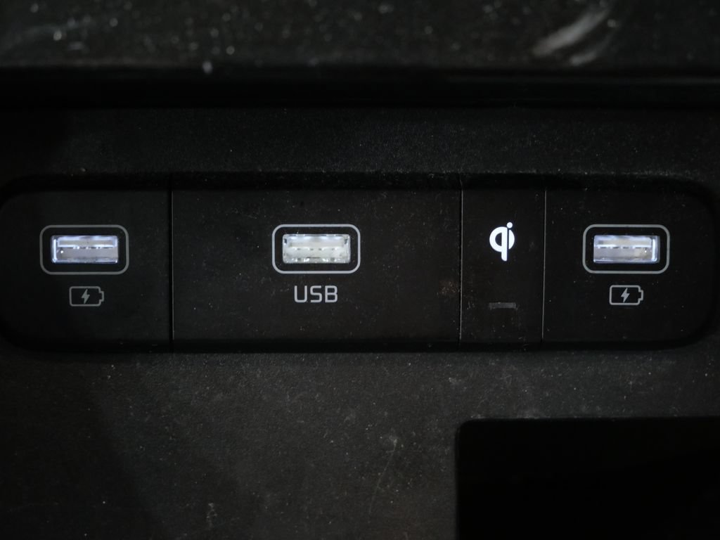 Used 2023 Kia Carnival SX FWD image 22