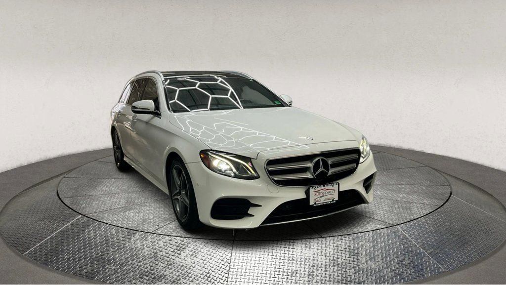 Used 2017 Mercedes-Benz E 400 4MATIC Wagon image 2