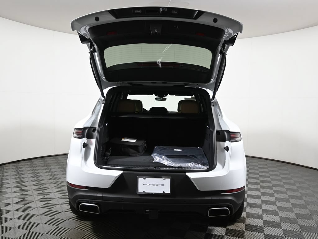 Used 2026 Porsche Cayenne E-Hybrid AWD/4WD image 40