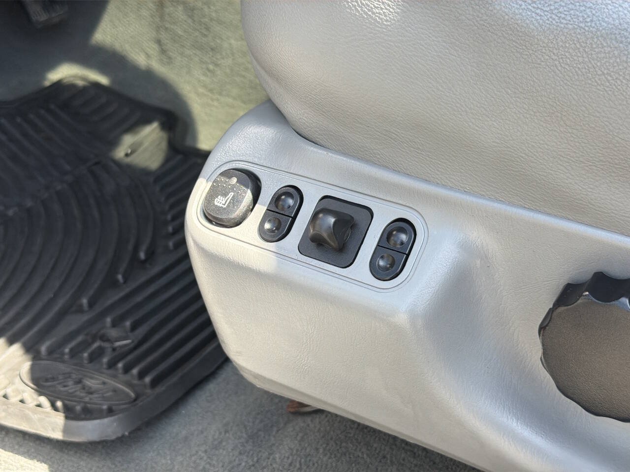 Used 2006 Ford F350 Lariat AWD/4WD image 48