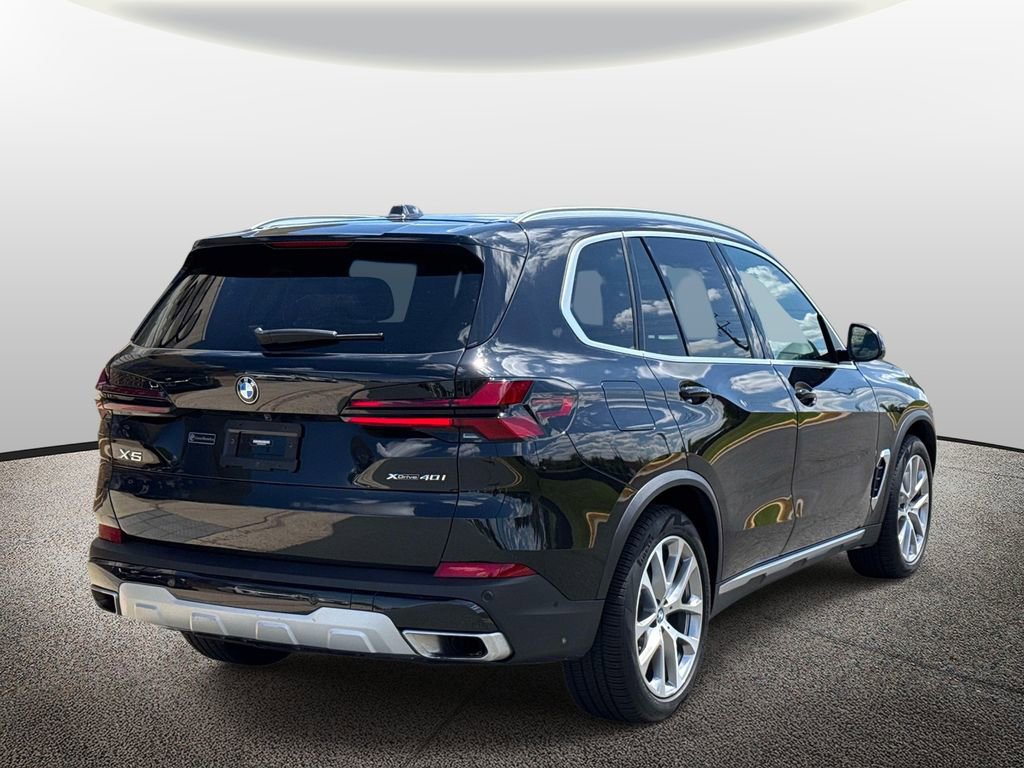 Used 2024 BMW X5 xDrive40i w/ Parking Assistance Package AWD/4WD image 2