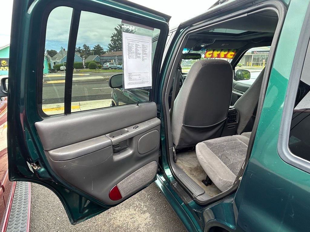 Used 2001 Ford Explorer XLT AWD/4WD image 29