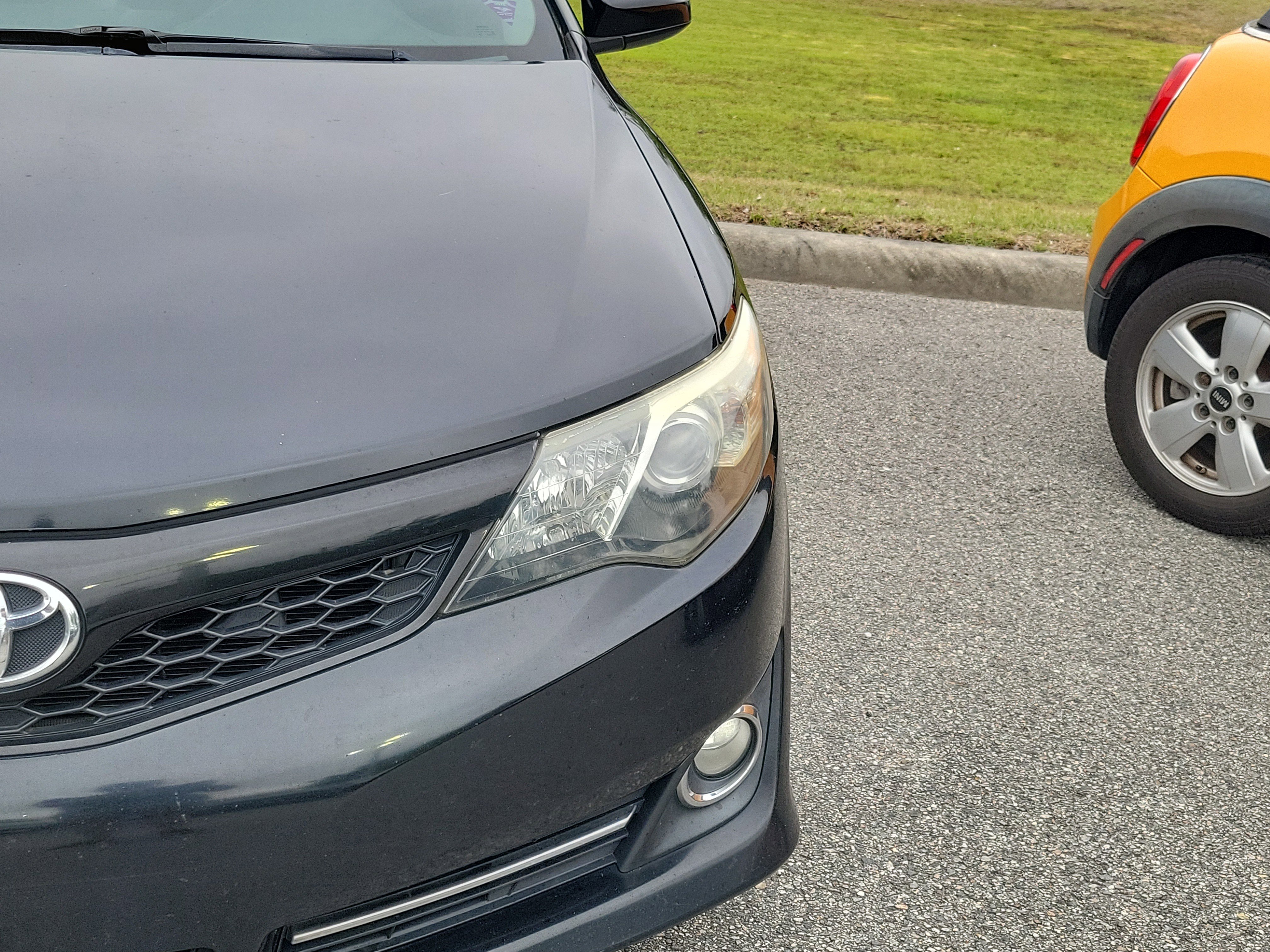 Used 2013 Toyota Camry SE FWD image 3