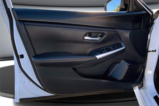 Certified 2025 Nissan Sentra SR image 19