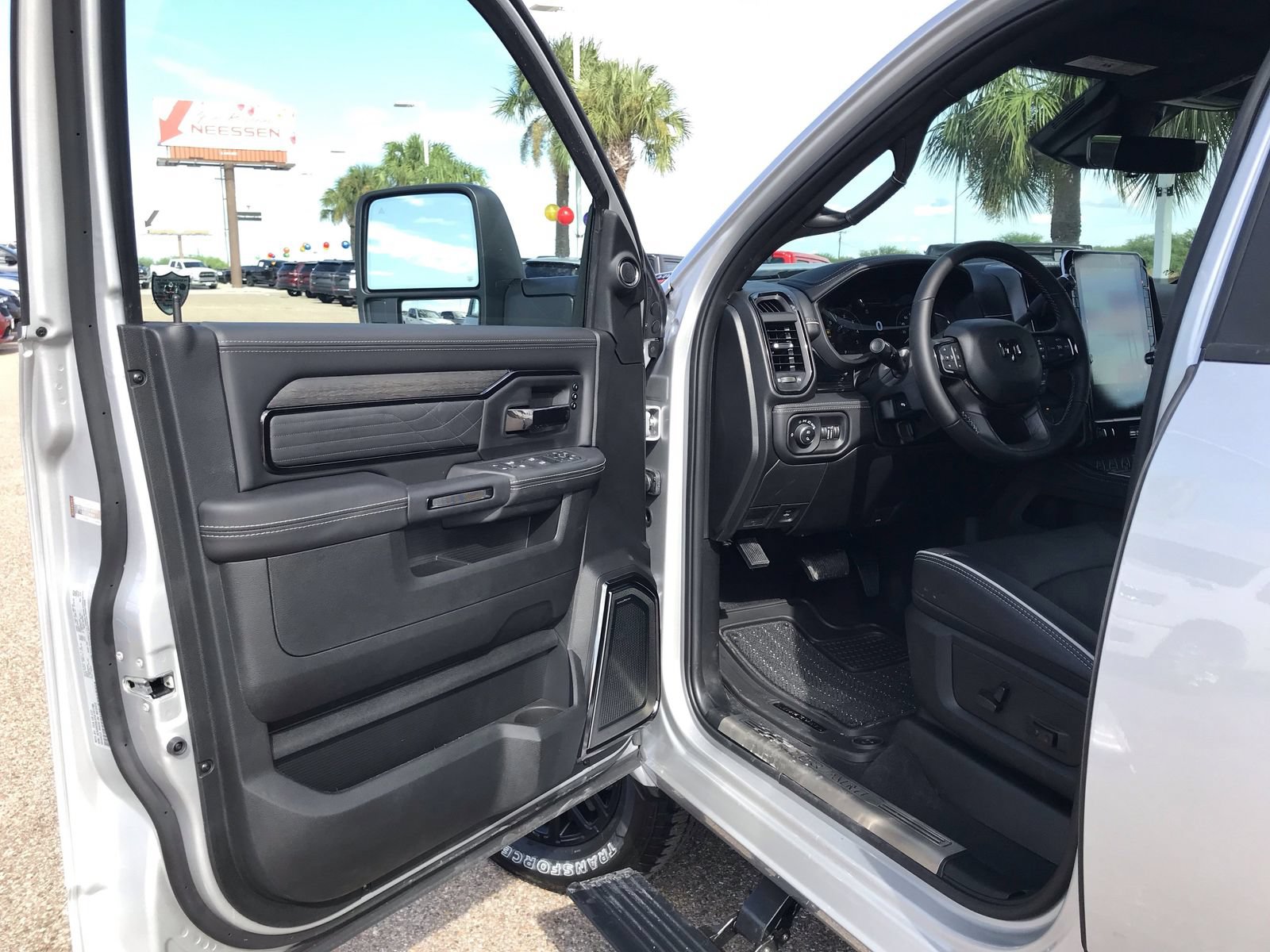 New 2026 RAM 3500 Limited AWD/4WD image 13