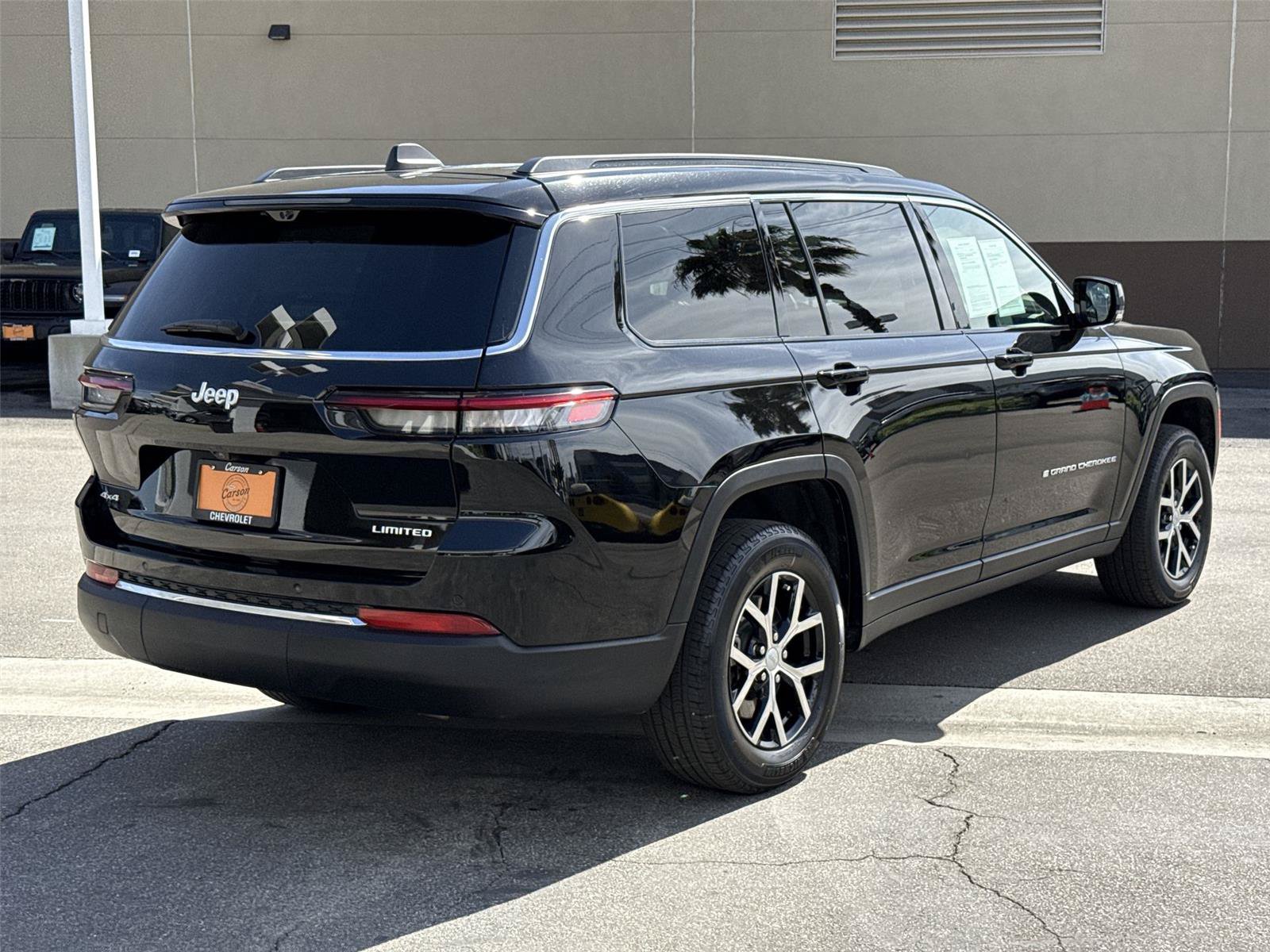 Used 2024 Jeep Grand Cherokee L Limited w/ Luxury Tech Group II AWD/4WD image 3