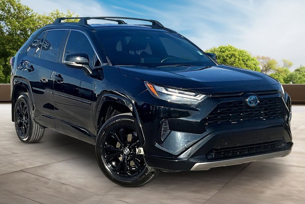 Used 2024 Toyota RAV4 SE AWD/4WD image 11