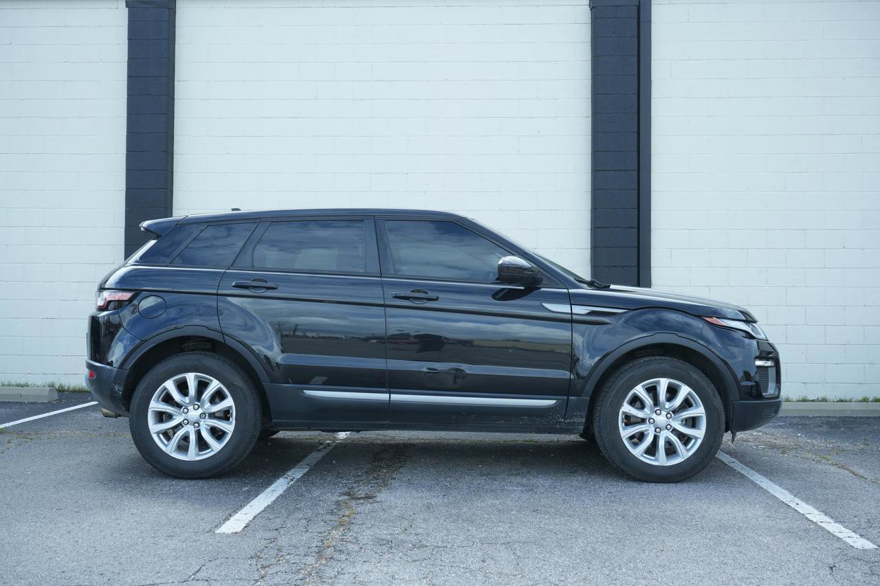 Used 2016 Land Rover Range Rover Evoque SE image 4