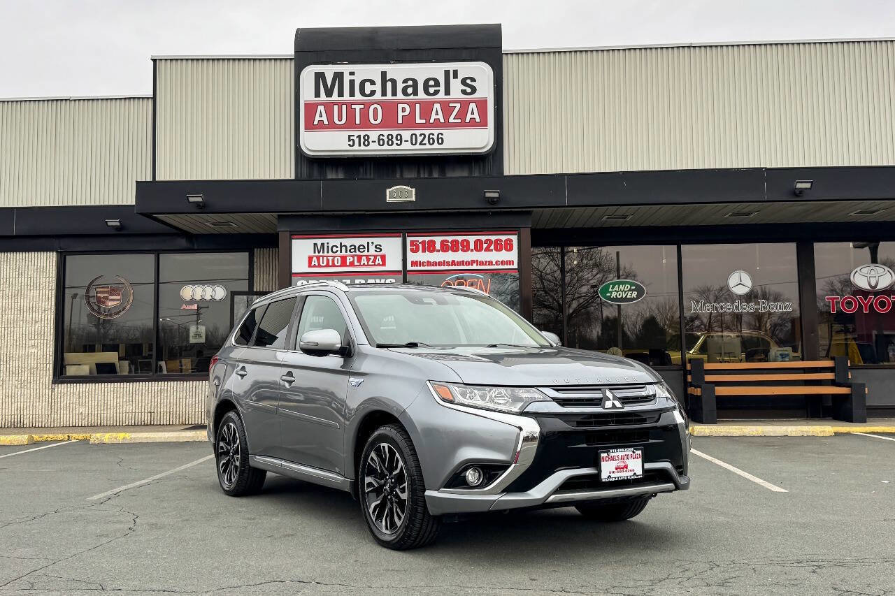 Used 2018 Mitsubishi Outlander GT image 2