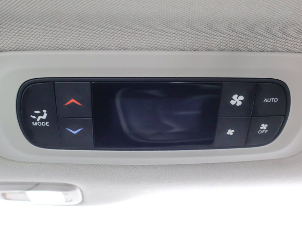 Used 2024 Chrysler Pacifica Limited image 62