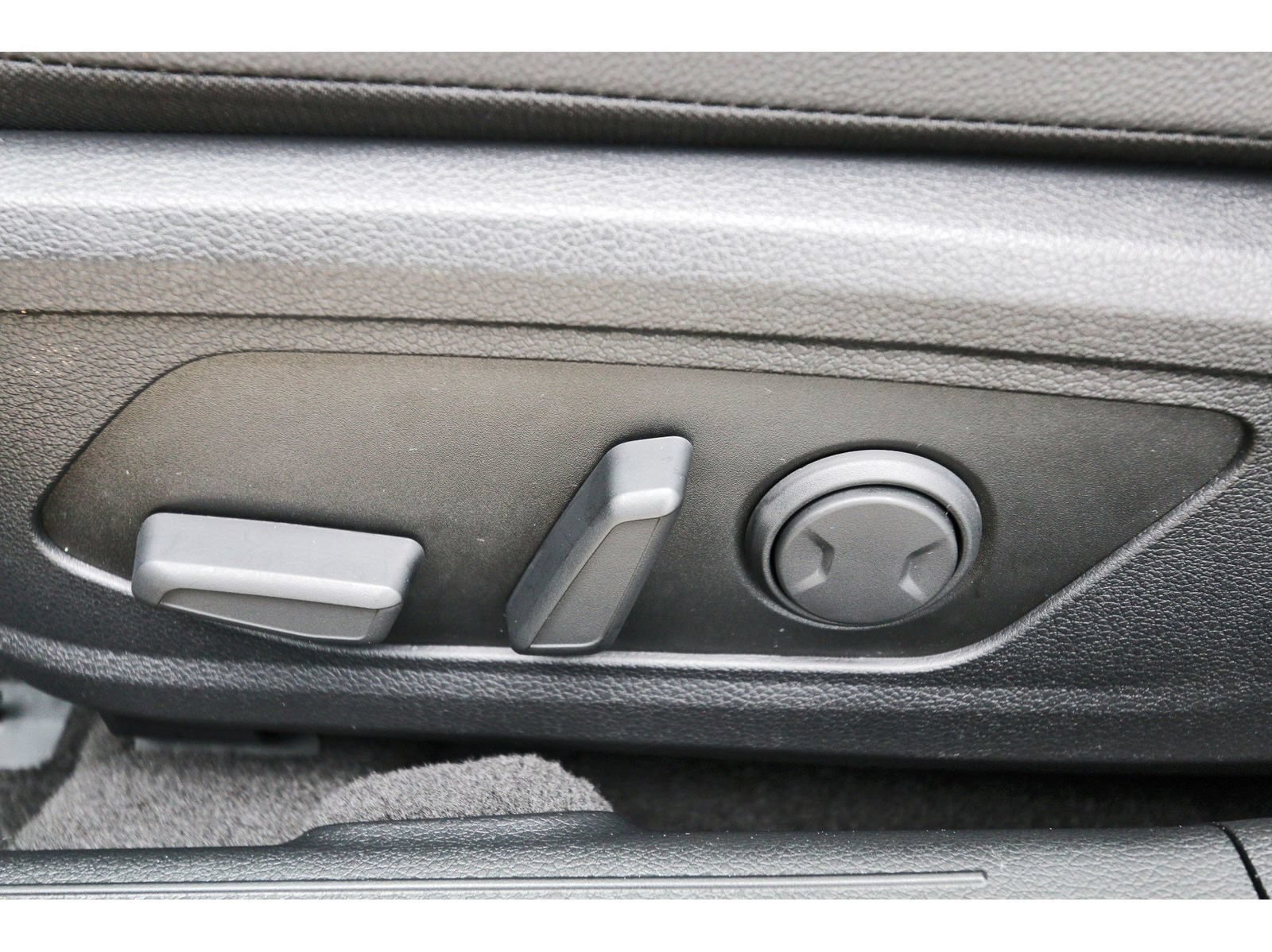 Certified 2025 Hyundai Sonata Limited FWD image 29