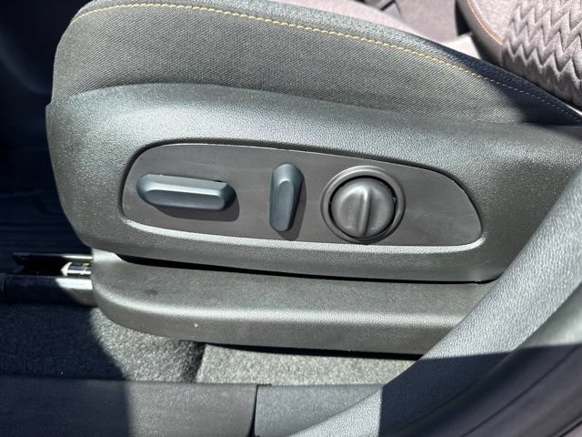 Used 2024 Chevrolet Equinox LT w/ LPO, Floor Liner Package FWD image 11