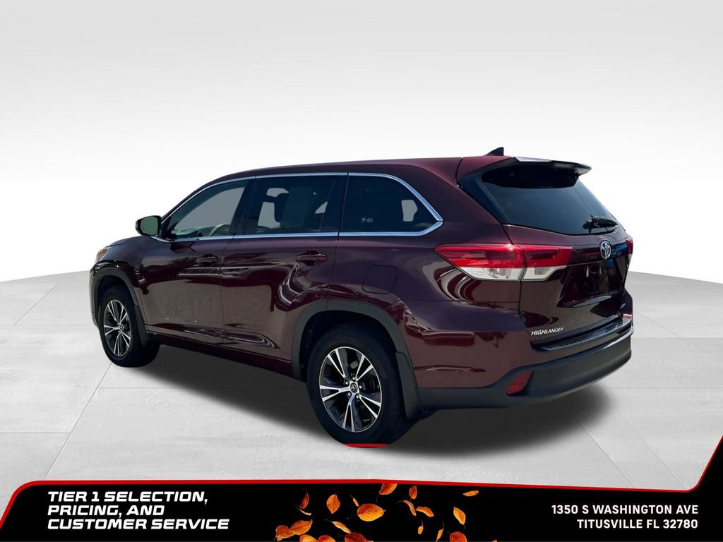 Used 2018 Toyota Highlander Plus w/ Carpet Mat Package (TMS) AWD/4WD image 3