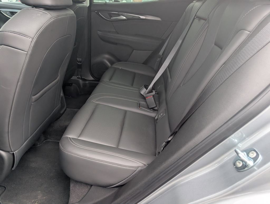 Used 2025 Buick Envision Preferred image 11