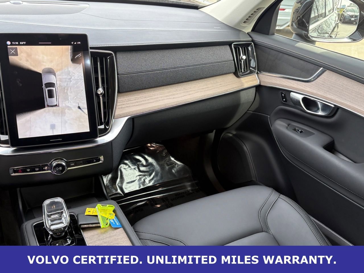 Certified 2025 Volvo XC90 B6 Plus image 18