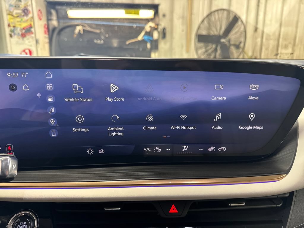 Used 2025 Buick Envision Avenir AWD/4WD image 23