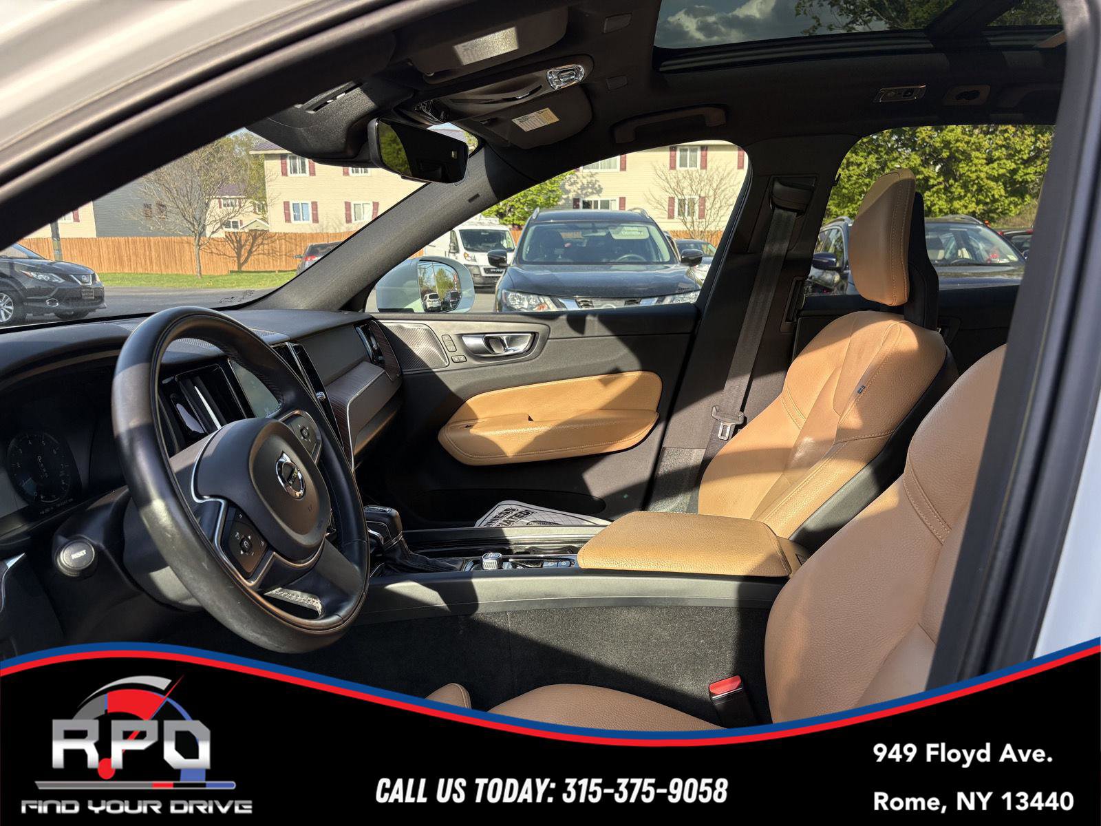 Used 2019 Volvo XC60 T6 Momentum AWD/4WD image 12