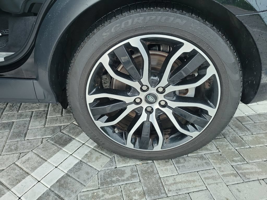 Used 2018 Land Rover Range Rover Sport HSE AWD/4WD image 14