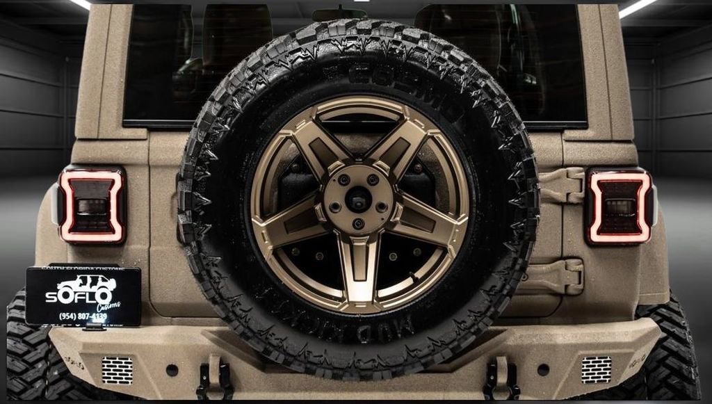 Used 2025 Jeep Wrangler Sport image 40