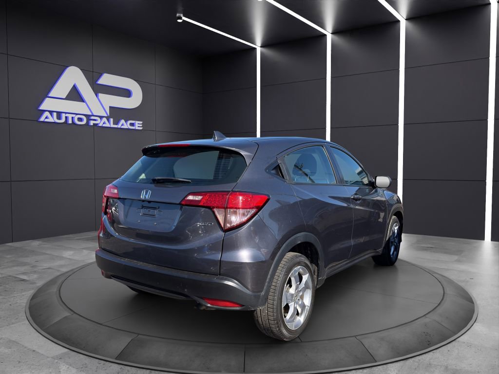 Used 2018 Honda HR-V LX image 2