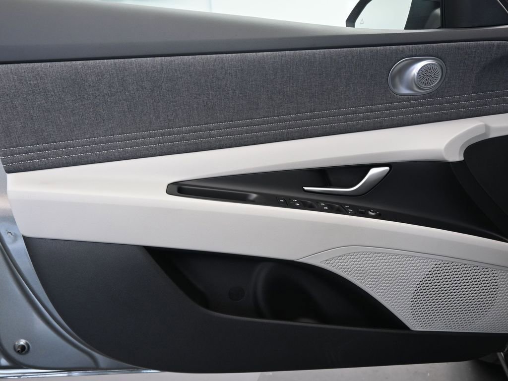 New 2026 Hyundai Elantra Limited image 23