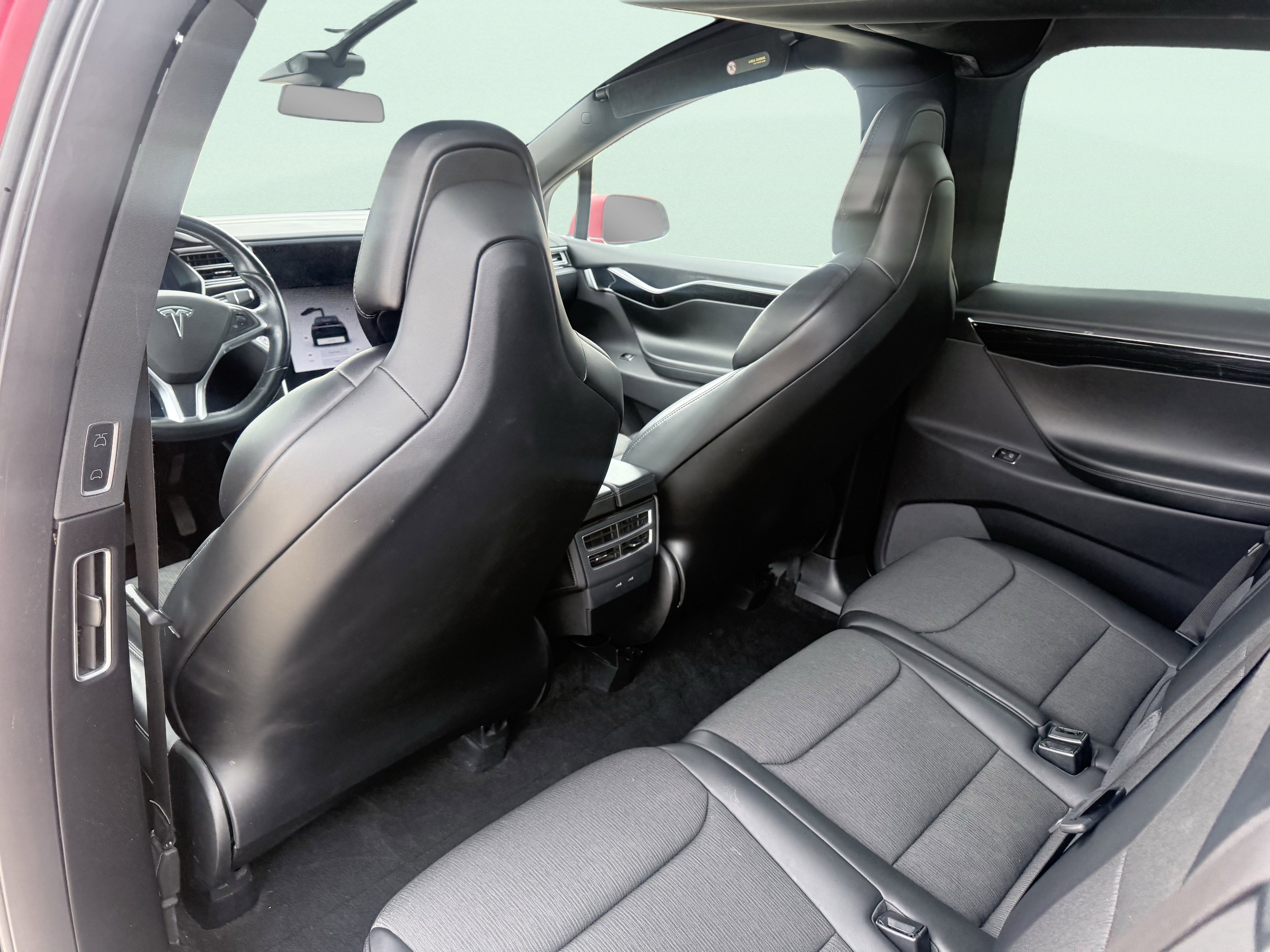 Used 2017 Tesla Model X 75D image 38