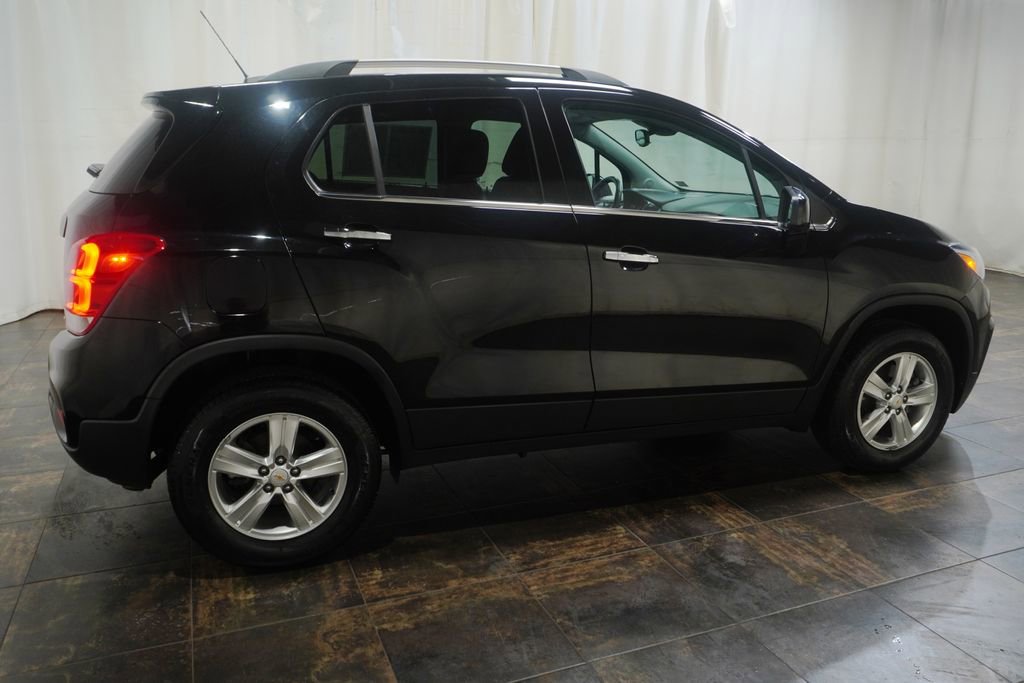 Used 2019 Chevrolet Trax LT w/ LT Convenience Package AWD/4WD image 4