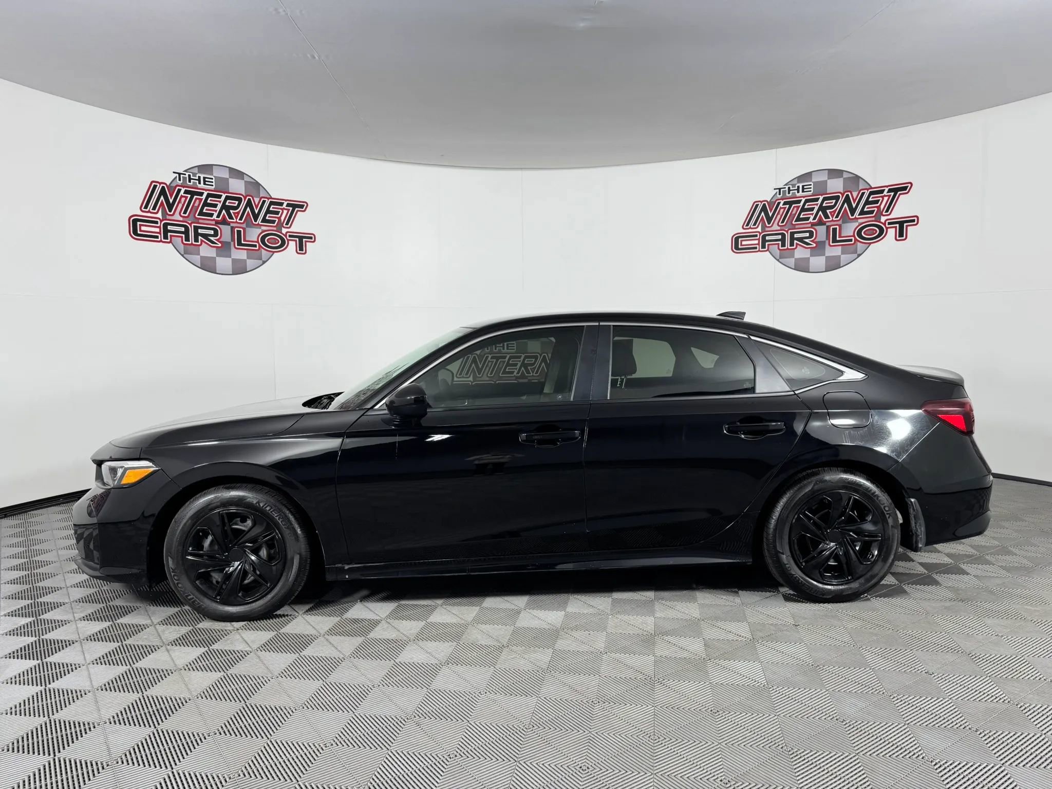 Used 2025 Honda Civic LX image 4