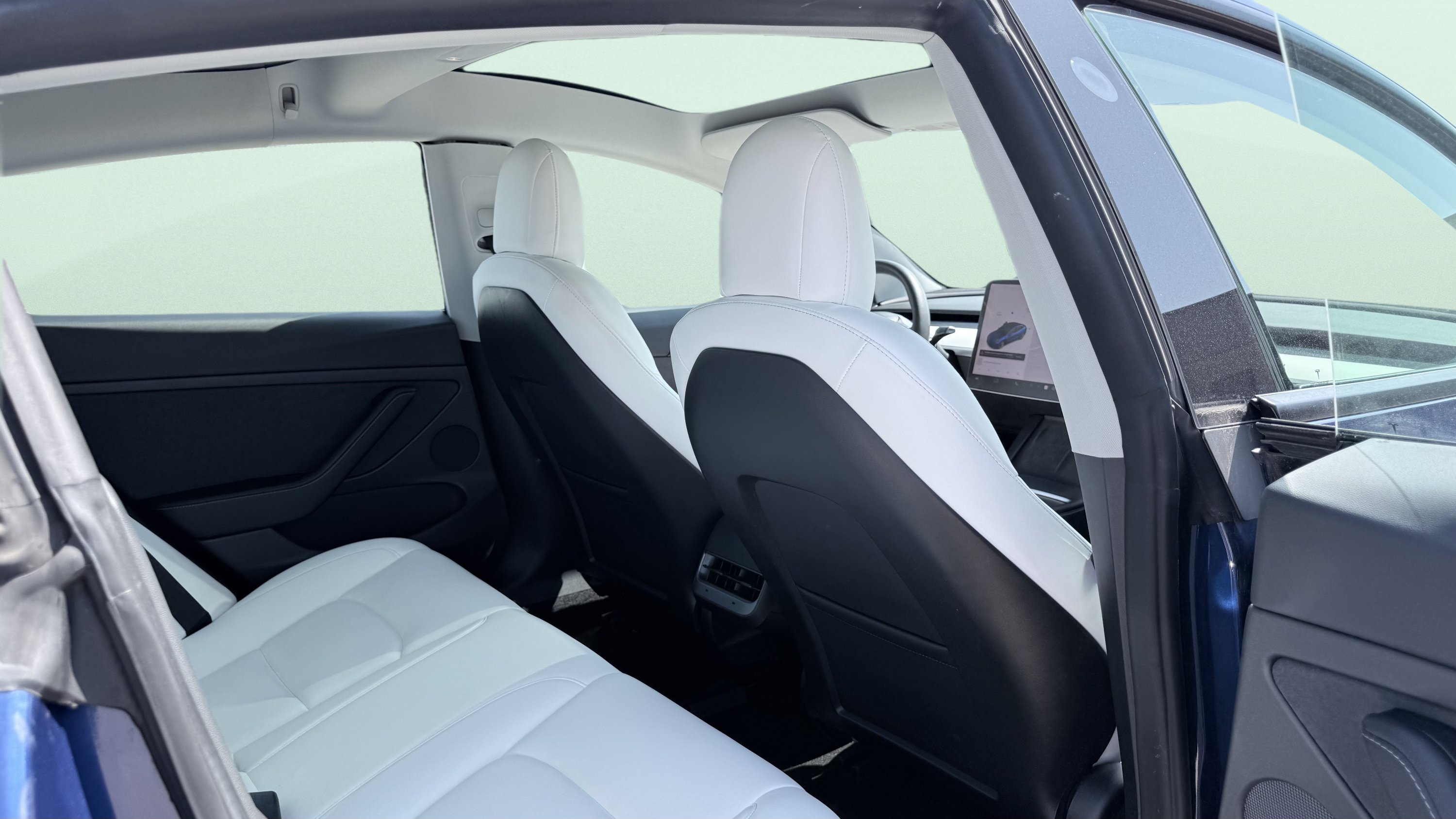 Used 2022 Tesla Model 3 Standard Range RWD image 32