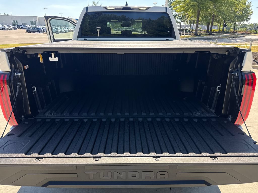 Used 2025 Toyota Tundra Limited AWD/4WD image 33