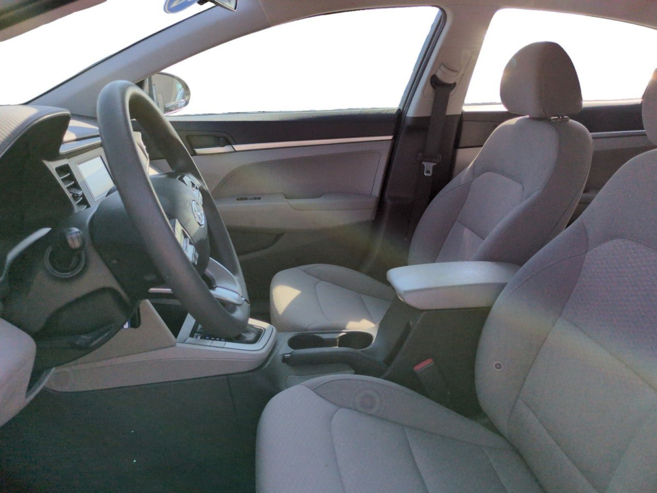 Used 2019 Hyundai Elantra SE FWD image 14