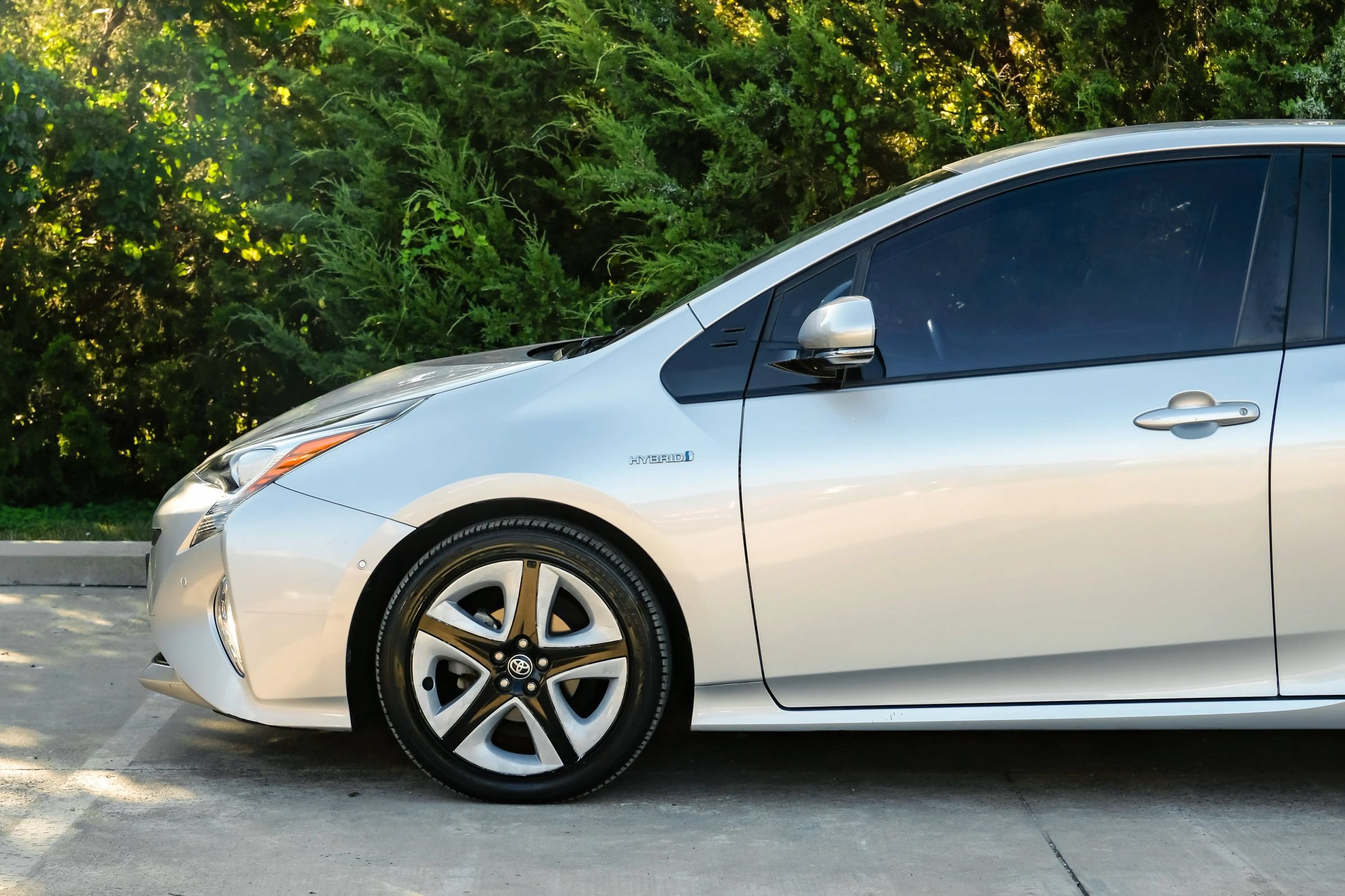 Used 2016 Toyota Prius Four Touring w/ Premium Convenience Package FWD image 12