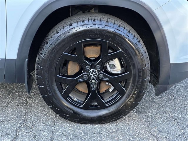 Used 2025 Volkswagen Atlas Peak Edition SE image 11