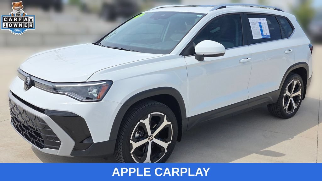 Used 2025 Volkswagen Taos SEL AWD/4WD image 1