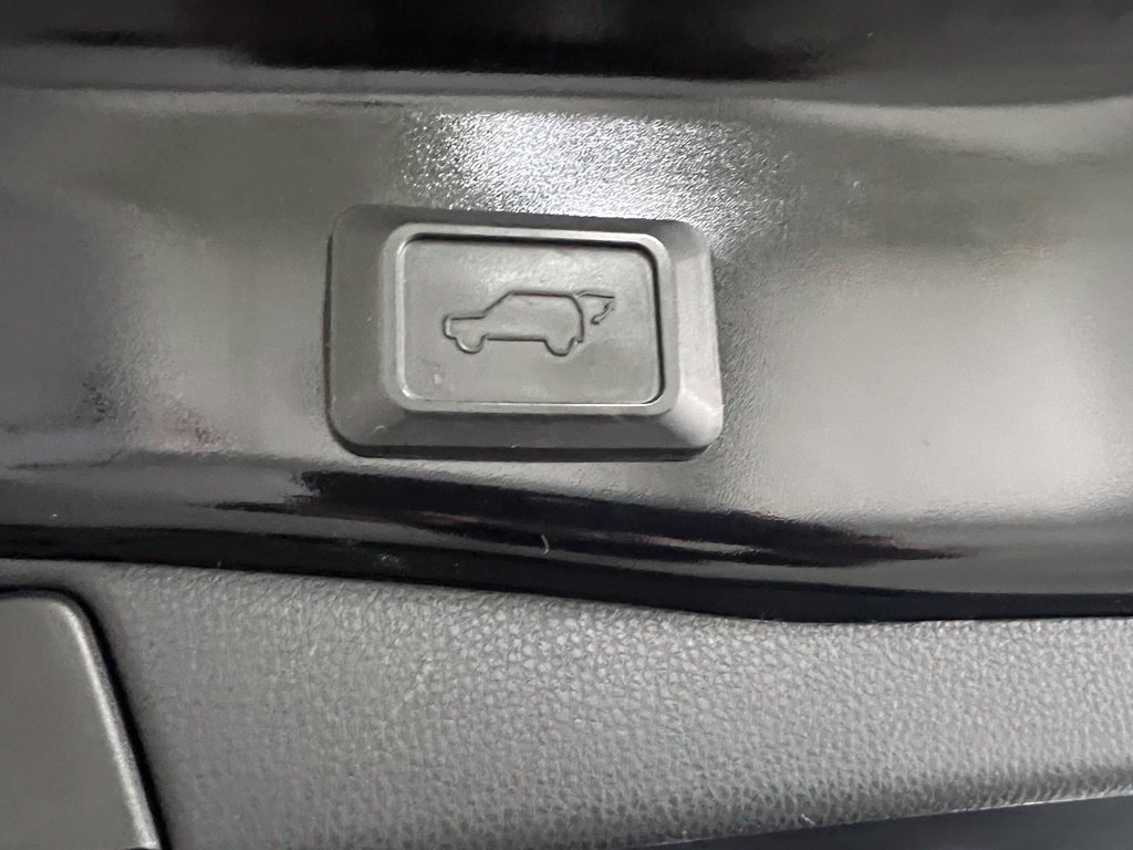 Used 2022 Toyota RAV4 XLE Premium AWD/4WD image 45